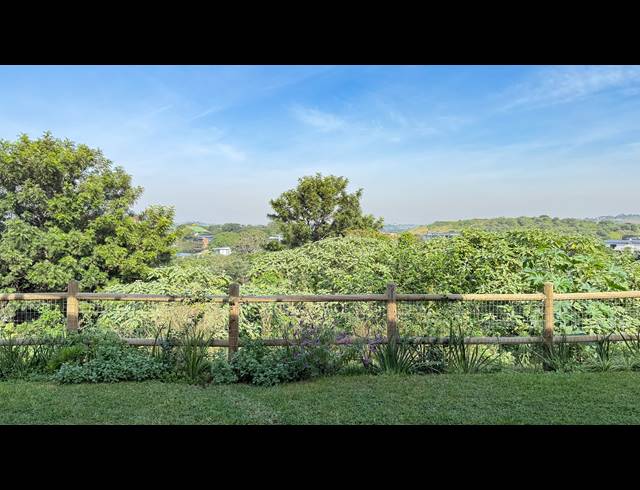 2 BEDROOM TOWNHOUSE FOR SALE IN SALT ROCK